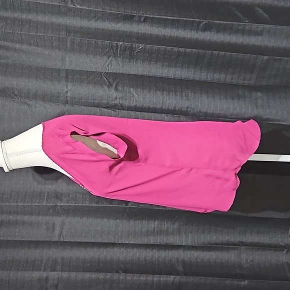 Short sleeve hi-lo top with zipper - Picture 2 of 4